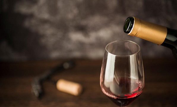 葡萄酒和红酒的区别是什么
