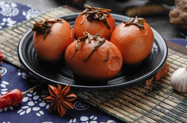 茶叶蛋怎么做？揭秘街头摊主绝不外传的3大“入味”心法